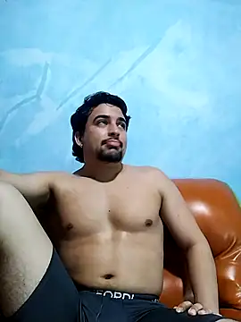 Snapshot of AxelWhitte chatting on February 13, 2026, 6:48 pm AxelWhitte online show from February 13, 2026, 6:48 pm