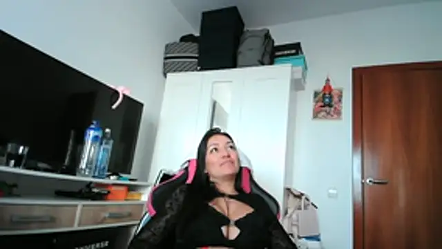 Yulian Milf online show from February 14, 2026, 12:35 pm