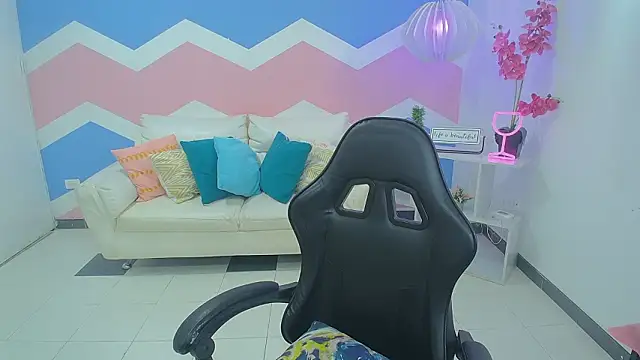 mayli marie online show from March 17, 2026, 9:51 pm