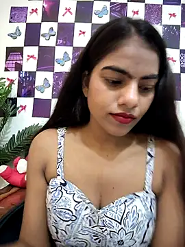 Snapshot of Alisha_Babyy chatting on July 17, 2026, 2:40 am Alisha Babyy online show from July 17, 2026, 2:40 am