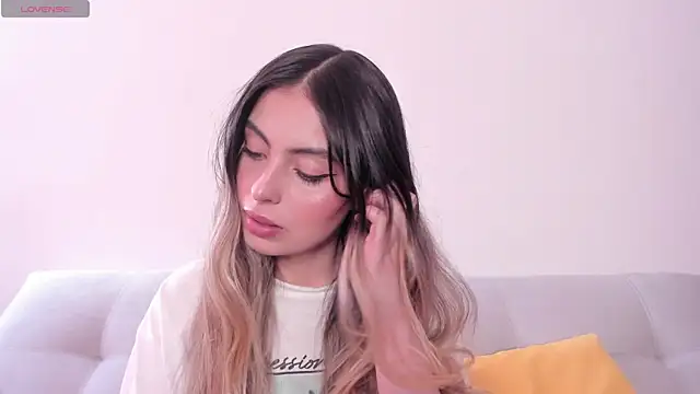Fernanda aaaa online show from July 9, 2026, 4:33 pm