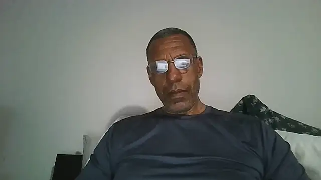 swimmer2496 online show from May 22, 2026, 1:57 am