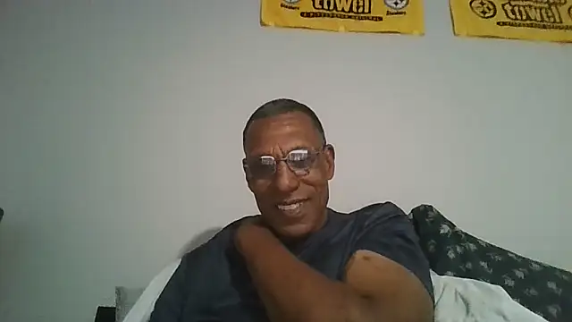swimmer2496 online show from May 23, 2026, 1:44 am