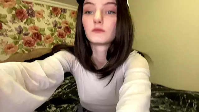 ElizabethKolm online show from January 18, 2026, 2:10 pm