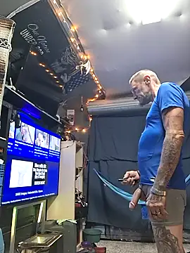 Slick69j online show from February 16, 2026, 6:42 am