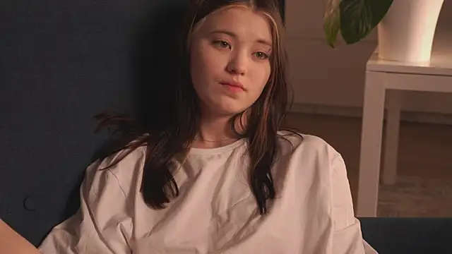 EleniRoeber online show from February 17, 2026, 8:26 pm