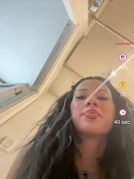 luxxlola online show from May 23, 2026, 3:05 pm