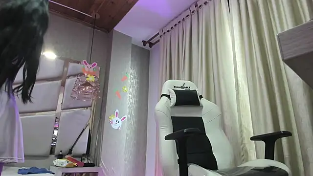 francis 20 online show from April 9, 2026, 1:27 pm