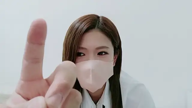 Nanase-Hina online show from February 7, 2026, 12:42 pm