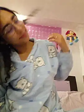 Snapshot of scarlett25__ chatting on February 9, 2026, 4:16 am scarlett25 online show from February 9, 2026, 4:16 am