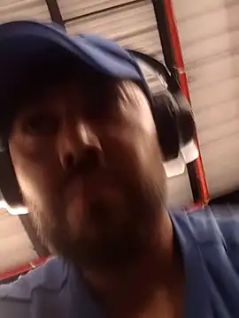 michell veryhot online show from April 17, 2026, 2:20 pm