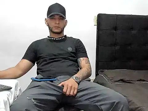 Snapshot of Tiger_job chatting on February 5, 2026, 11:31 pm Tiger job online show from February 5, 2026, 11:31 pm