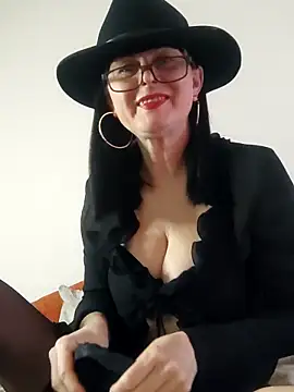 AliceSwan57 online show from April 24, 2026, 3:42 am