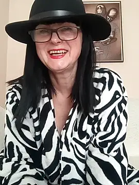 Snapshot of AliceSwan57 chatting on April 26, 2026, 12:36 pm AliceSwan57 online show from April 26, 2026, 12:36 pm