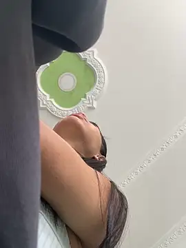 JuliaaVega online show from March 9, 2026, 12:53 pm