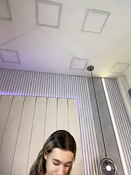 JuliaColemann online show from March 7, 2026, 12:02 pm