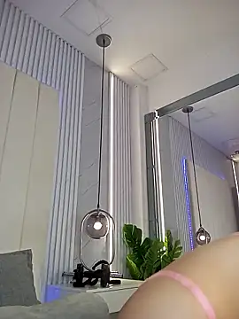 JuliaColemann online show from April 9, 2026, 11:59 am