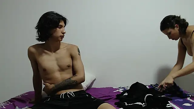 NezhandScyla online show from April 15, 2026, 3:35 am