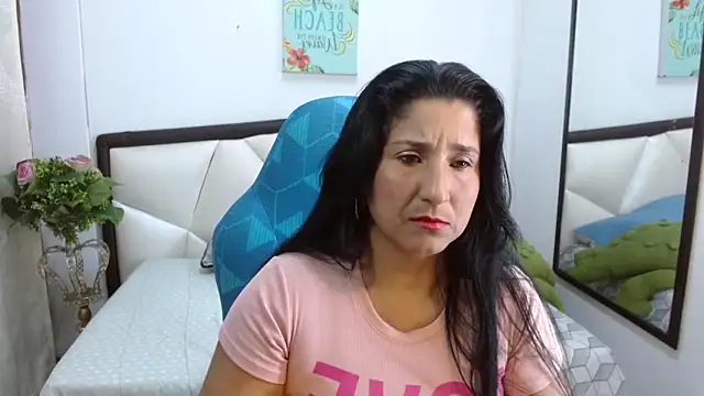 Snapshot of Miia_Rosee_ chatting on March 13, 2026, 11:55 pm Miia Rosee online show from March 13, 2026, 11:55 pm