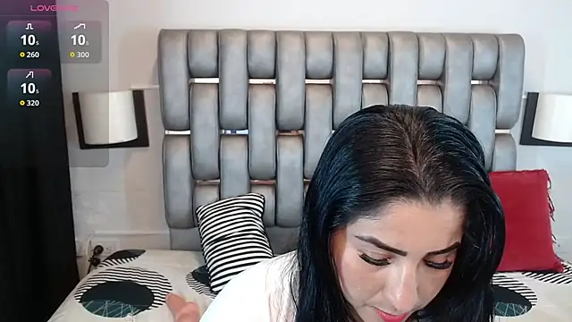 Snapshot of Miia_Rosee_ chatting on March 21, 2026, 11:52 pm Miia Rosee online show from March 21, 2026, 11:52 pm