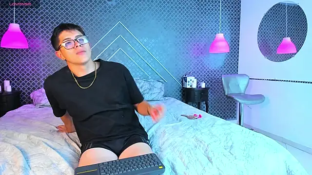 Evie demn online show from February 20, 2026, 6:26 am