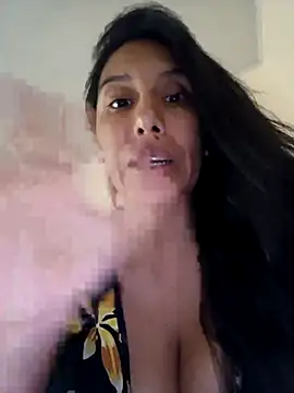 Snapshot of LizaLorini chatting on April 25, 2026, 5:43 pm LizaLorini online show from April 25, 2026, 5:43 pm