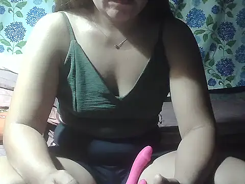 juliana babe online show from May 10, 2026, 12:10 pm