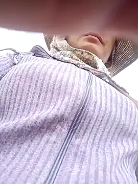 cutebobi online show from April 11, 2026, 12:59 am