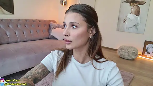 Snapshot of Lenna_Godess chatting on February 3, 2026, 7:46 am Lenna Godess online show from February 3, 2026, 7:46 am