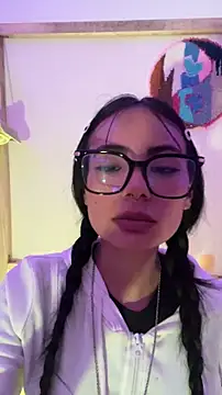 Snapshot of _Lucycherry chatting on June 5, 2026, 11:21 pm Lucycherry online show from June 5, 2026, 11:21 pm