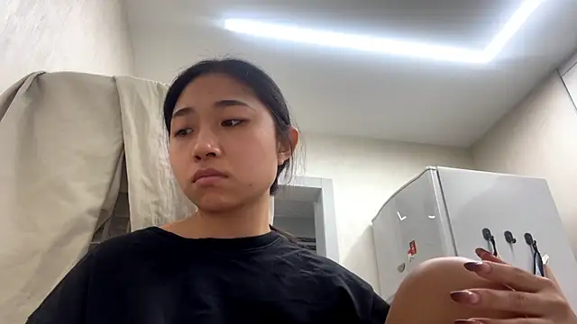 SweetMiaXO online show from February 2, 2026, 10:08 pm