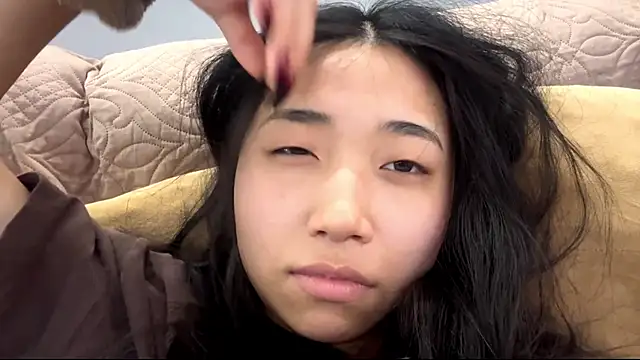 SweetMiaXO online show from March 5, 2026, 3:46 am