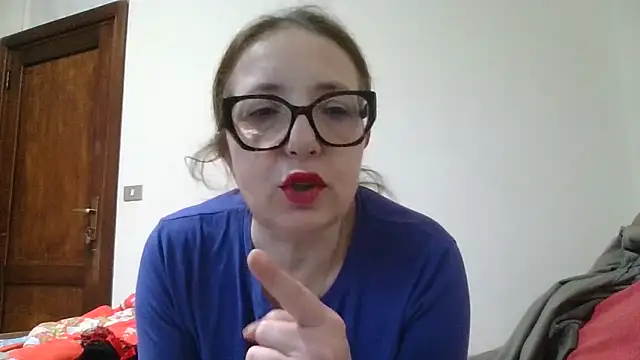 Snapshot of Miasexmilf chatting on February 25, 2026, 7:18 am Miasexmilf online show from February 25, 2026, 7:18 am