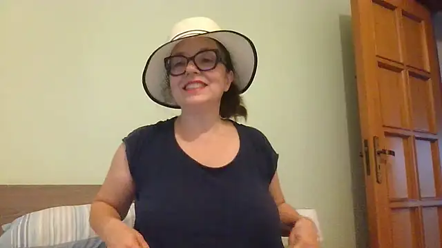 Miasexmilf online show from August 7, 2026, 3:58 pm
