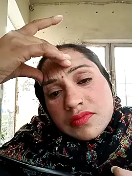 Cute-karisma1234 online show from February 2, 2026, 1:59 am