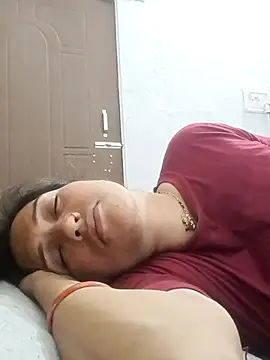 Cute-karisma1234 online show from February 20, 2026, 9:15 pm