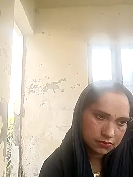 Cute-karisma1234 online show from February 25, 2026, 9:30 am