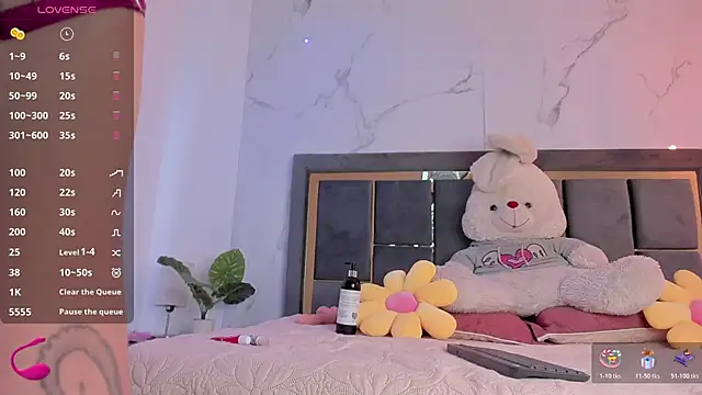 Snapshot of Doll_Luna_ chatting on February 11, 2026, 3:11 am Doll Luna online show from February 11, 2026, 3:11 am