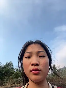 Lyn-be99 online show from February 5, 2026, 9:58 am