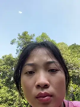 Lyn-be99 online show from February 27, 2026, 7:19 am