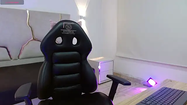 TINY TAY online show from March 7, 2026, 11:40 am