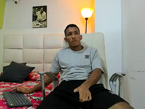 Snapshot of ricky_spensar23cm_ chatting on February 3, 2026, 1:59 am ricky spensar23cm online show from February 3, 2026, 1:59 am