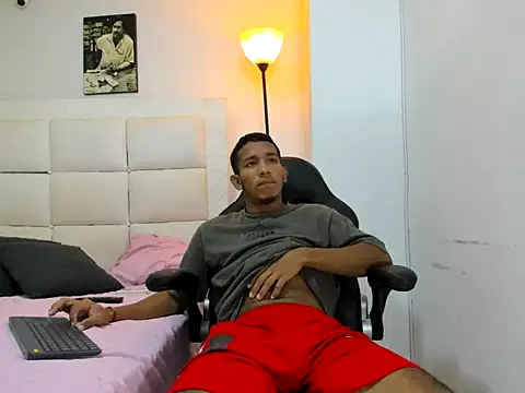 Snapshot of ricky_spensar23cm_ chatting on February 15, 2026, 2:08 am ricky spensar23cm online show from February 15, 2026, 2:08 am