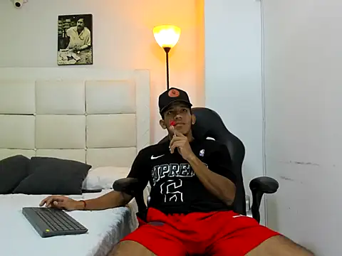 Snapshot of ricky_spensar23cm_ chatting on February 21, 2026, 2:12 am ricky spensar23cm online show from February 21, 2026, 2:12 am