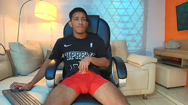 ricky spensar23cm  online show from March 28, 2026, 3:28 am