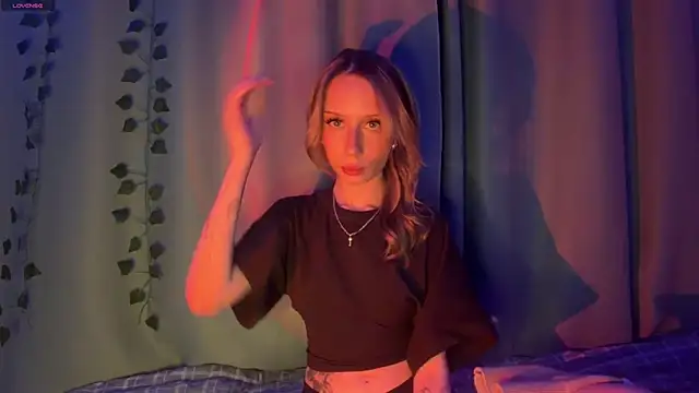 DellaCampbell online show from April 9, 2026, 4:56 pm