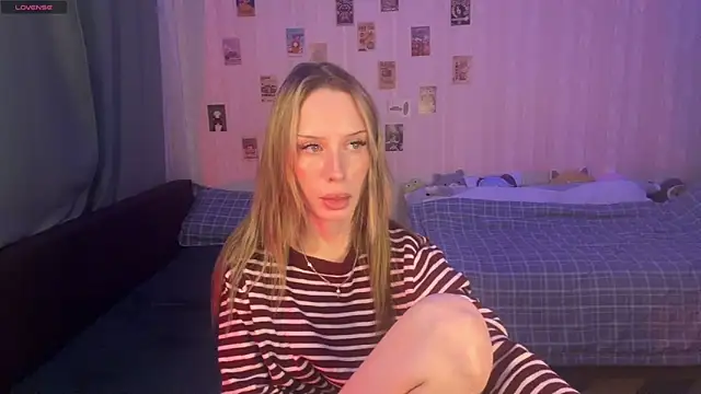 DellaCampbell online show from April 29, 2026, 4:11 pm