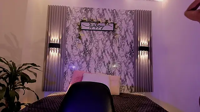 ChloeeMasonn online show from May 6, 2026, 11:04 am