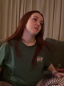 Snapshot of PoppySlut6999 chatting on February 8, 2026, 10:02 pm PoppySlut6999 online show from February 8, 2026, 10:02 pm