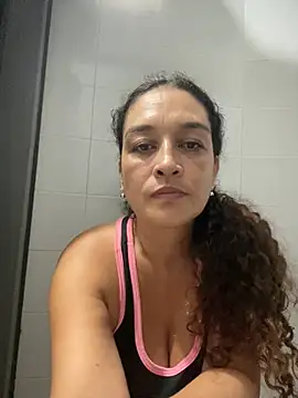 Rosalinda 77 online show from July 19, 2026, 4:44 pm
